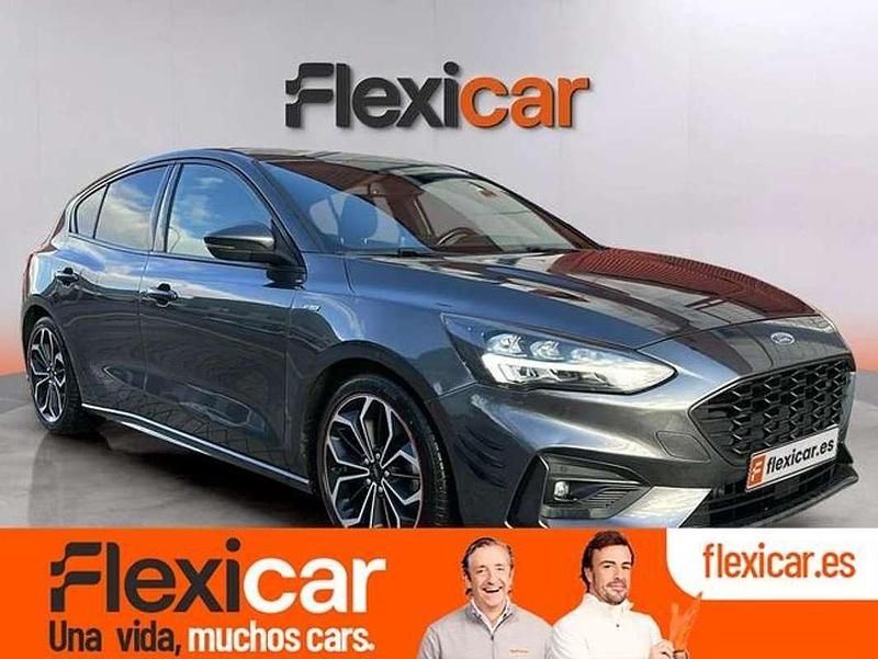 Usado Ford Focus ST-Line 125 CV (91 kW) 2019 Gris Utilitario