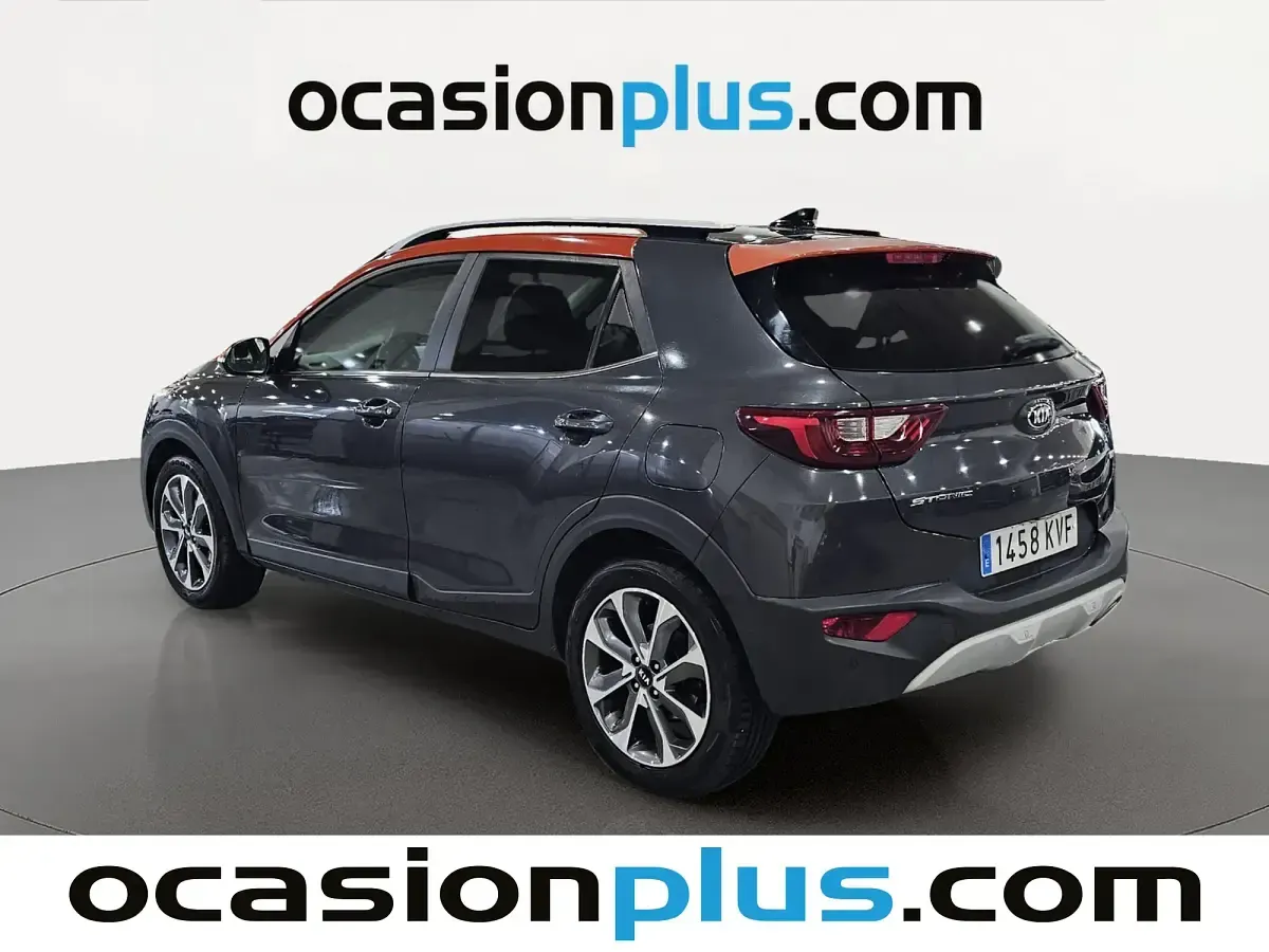Usado Kia Stonic 100 CV (73 kW) 2019 Gris SUV