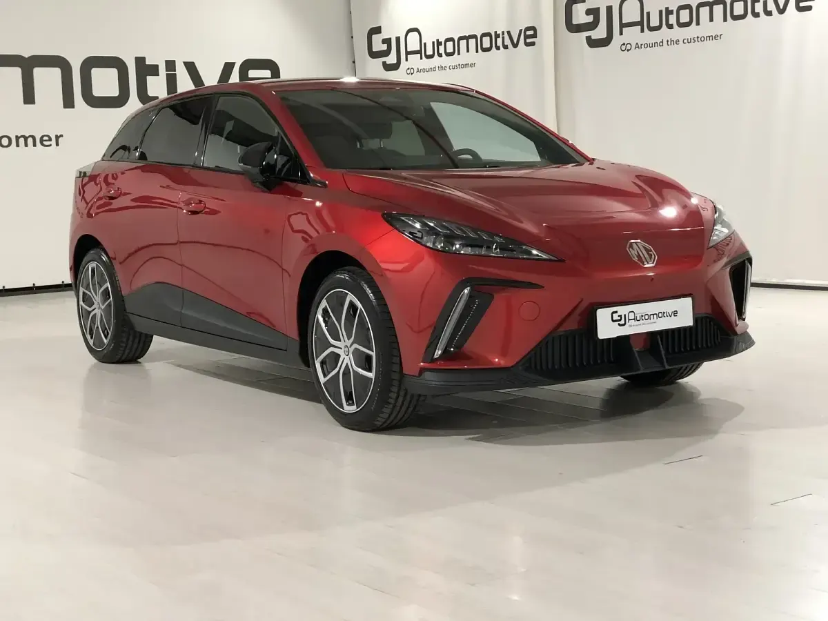 Occasion MG MG4 EV Luxury 150 kW (204 PK) 2023 Rood Hatchback
