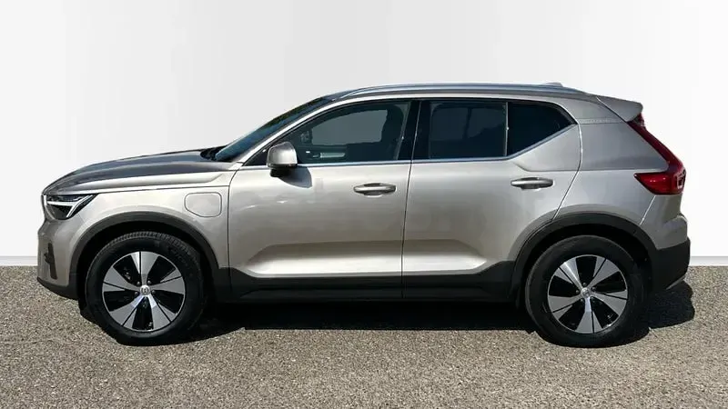 Usado Volvo XC40 Plus 211 CV (155 kW) 2023 Amarillo SUV