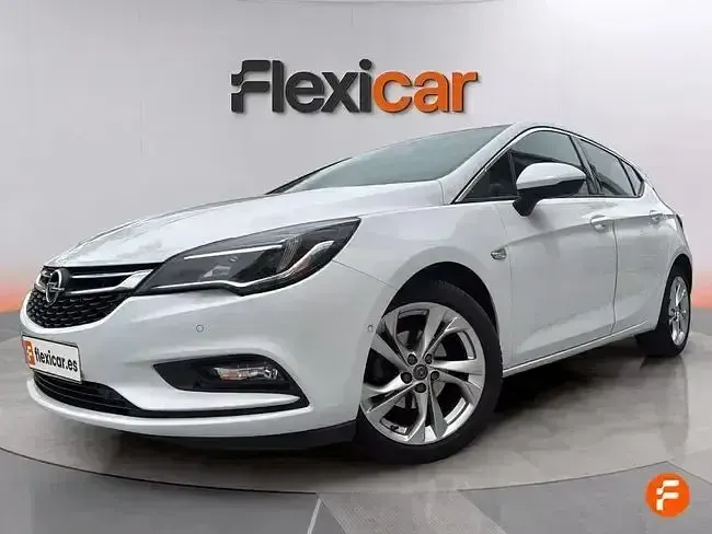 Begagnad Opel Astra Dynamic 110 HK (80 kW) 2018 Vit