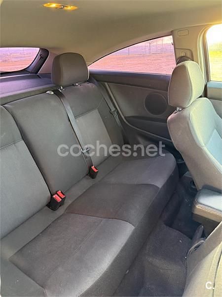 Usado Opel Astra GTC Enjoy 100 CV (73 kW) 2005 Gris / plata Berlina