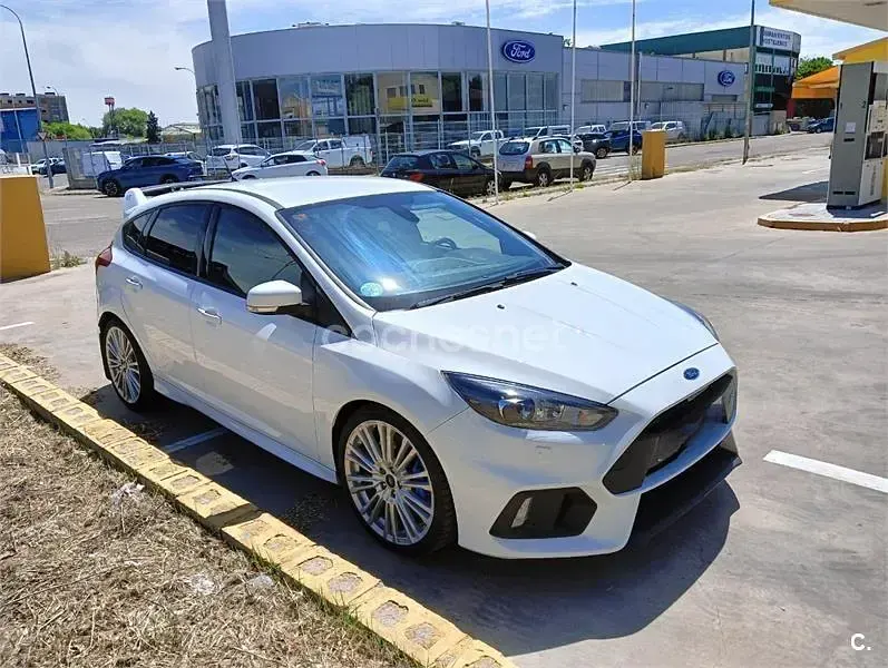 Usado Ford Focus RS 350 CV (257 kW) 2017 Blanco Berlina
