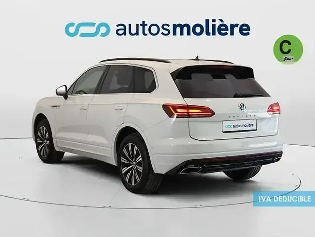 Käytetty VW Touareg R-line 231 HP (169 kW) 2020 Valkoinen Katumaasturi