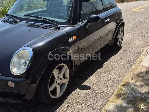 Usado Mini Cooper 115 CV (84 kW) 2002 Negro Utilitario