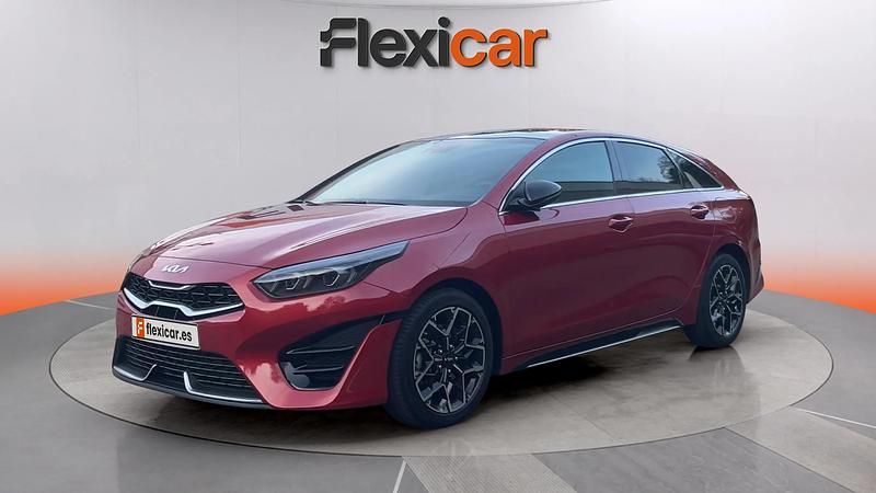 Usado Kia ProCeed GT-Line 120 CV (88 kW) 2022 Rojo Utilitario