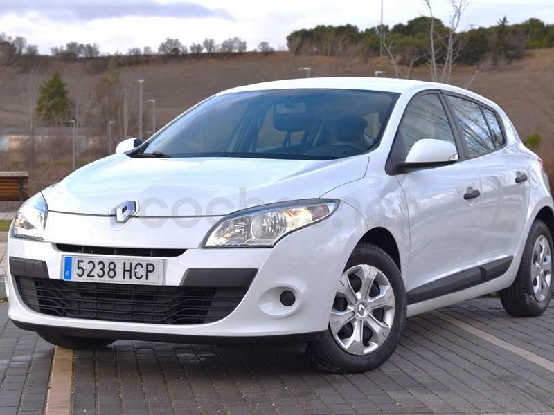 Usado Renault Mégane Authentique 100 CV (73 kW) 2011 Blanco Berlina