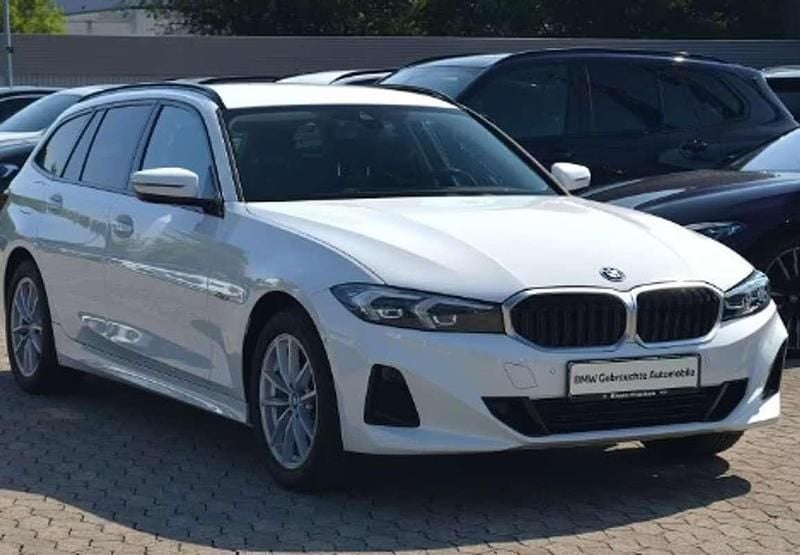 Usado BMW 330e 292 CV (214 kW) 2024 Blanco Familiar