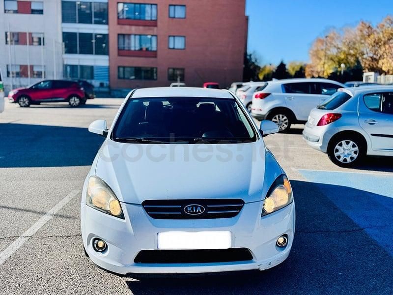Usado Kia ProCeed 140 CV (102 kW) 2009 Blanco Utilitario