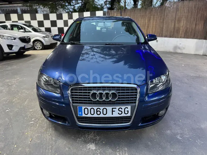 Usado Audi A3 Attraction 105 CV (77 kW) 2007 Azul Utilitario