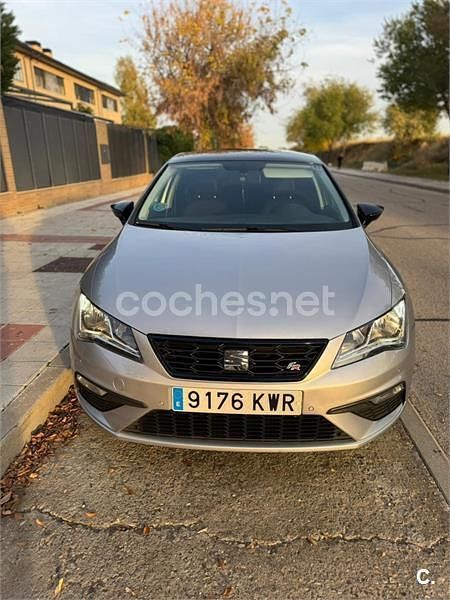 Usado Seat Leon FR 150 CV (110 kW) 2019 Gris / plata Berlina
