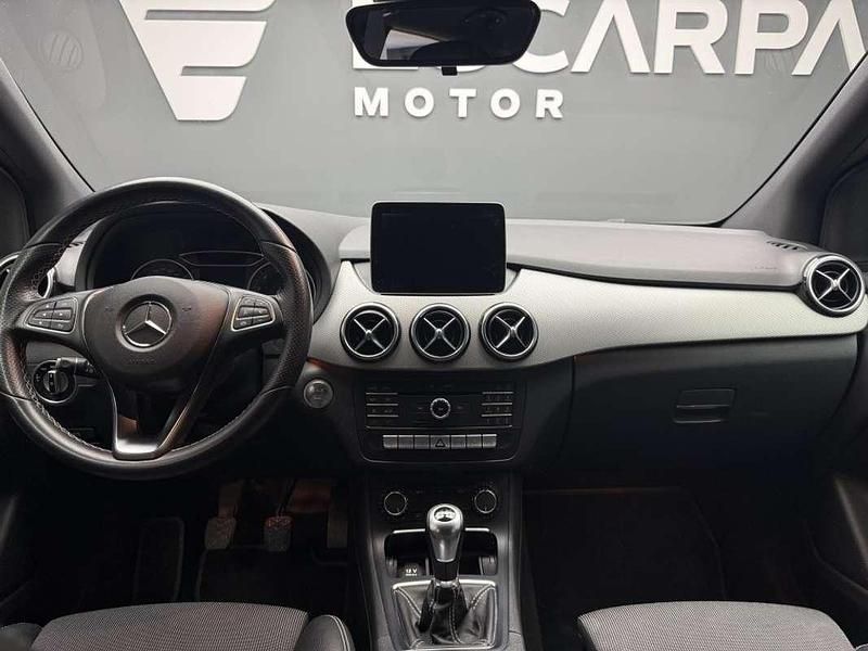 Usado Mercedes B200 156 CV (114 kW) 2017 Negro Monovolumen