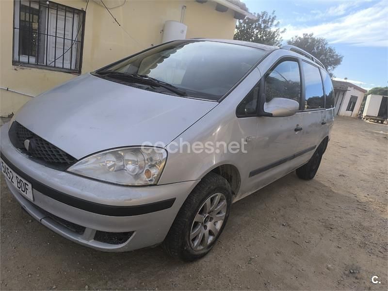 Usado Ford Galaxy Trend 115 CV (84 kW) 2000 Gris / plata Monovolumen
