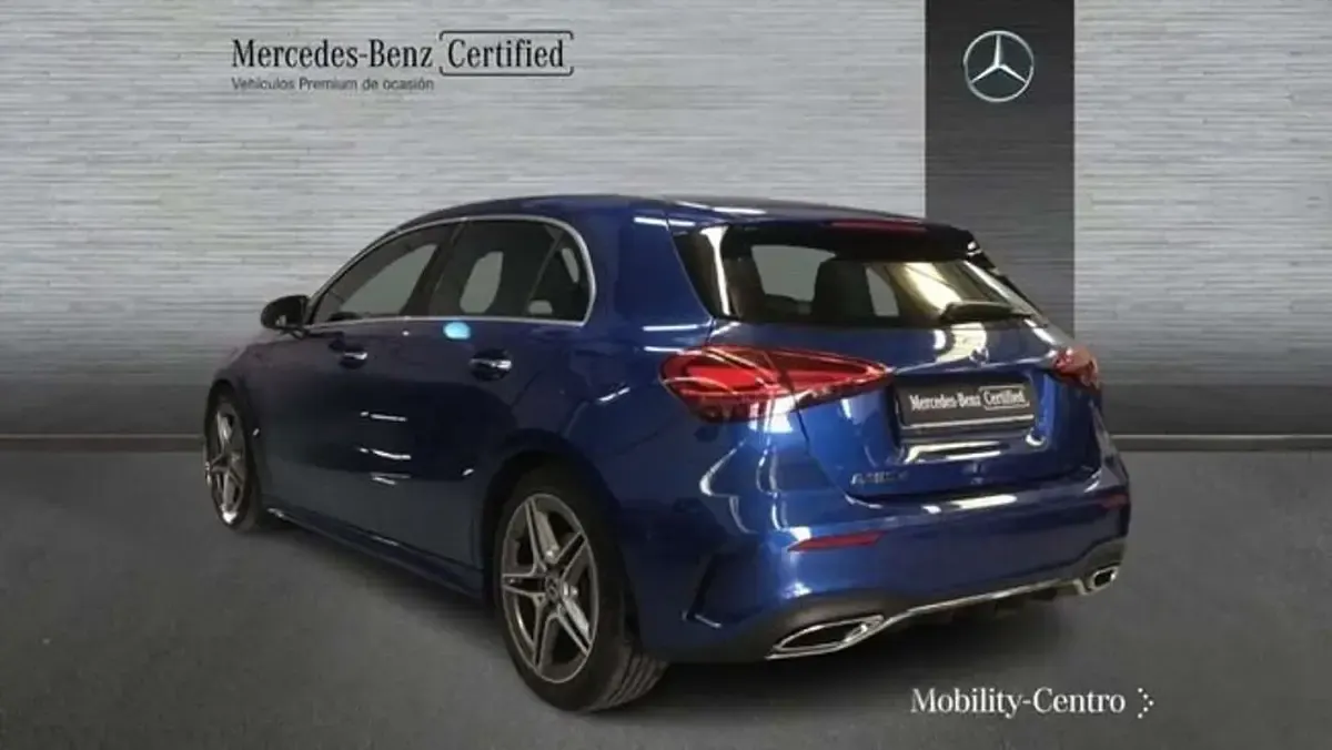Usado Mercedes A180 109 CV (80 kW) 2024 Azul Utilitario