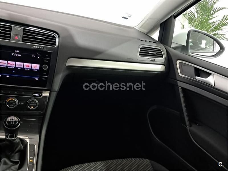 Usado VW Golf VII Advance 115 CV (84 kW) 2020 Blanco Familiar