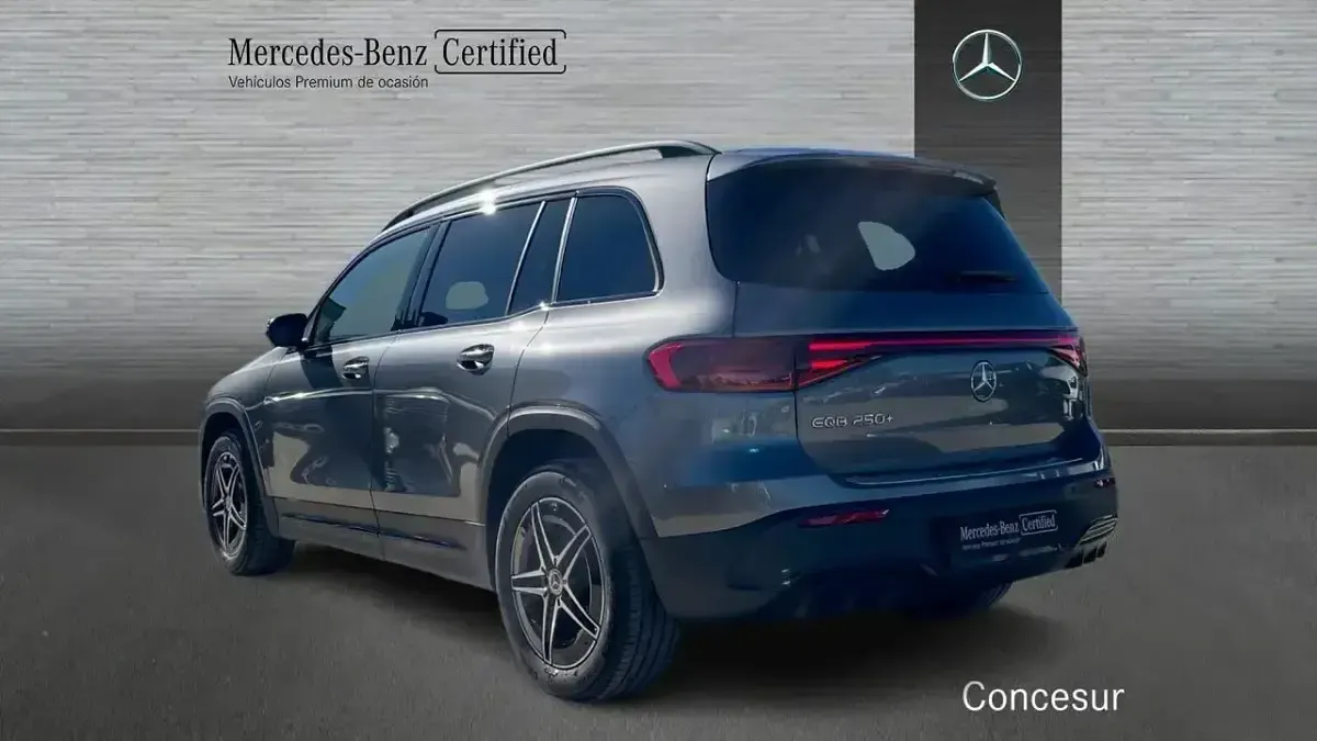 Käytetty Mercedes EQB250+ 139 kW (190 HP) 2025 Harmaa Katumaasturi
