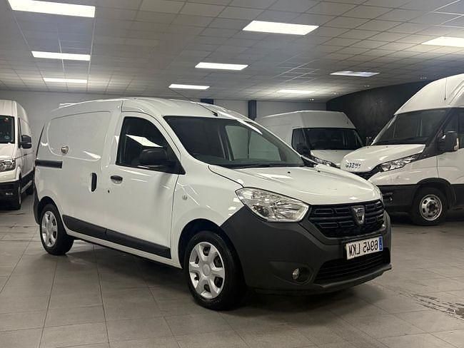 Usado Dacia Dokker Essentiel 90 CV (66 kW) 2020 Blanco Monovolumen