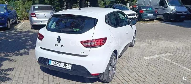 Usado Renault Clio IV 90 CV (66 kW) 2014 Blanco Berlina