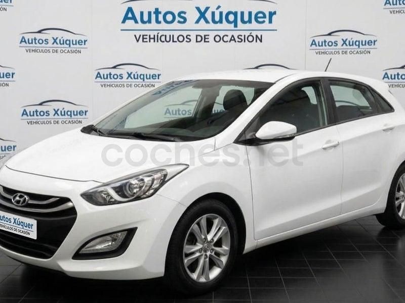 Usado Hyundai i30 110 CV (80 kW) 2014 Blanco Berlina