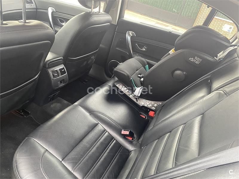 Usado Renault Latitude Initiale 240 CV (176 kW) 2012 Negro Berlina