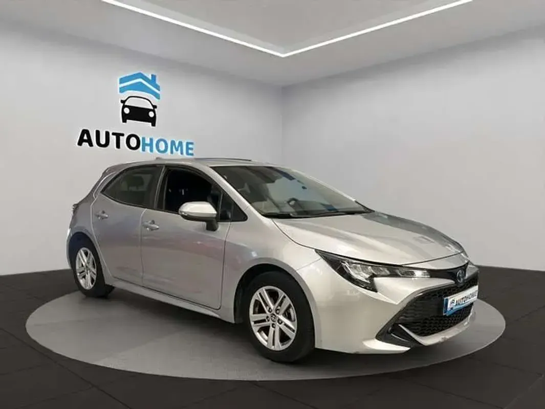 Usado Toyota Corolla Active 122 CV (89 kW) 2021 Gris Berlina