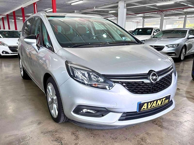 Usado Opel Zafira Innovation 136 CV (100 kW) 2019 Gris Monovolumen