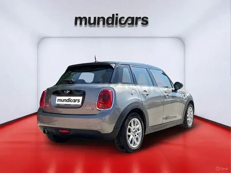 Usado Mini Cooper D 116 CV (85 kW) 2018 Gris / plata Utilitario