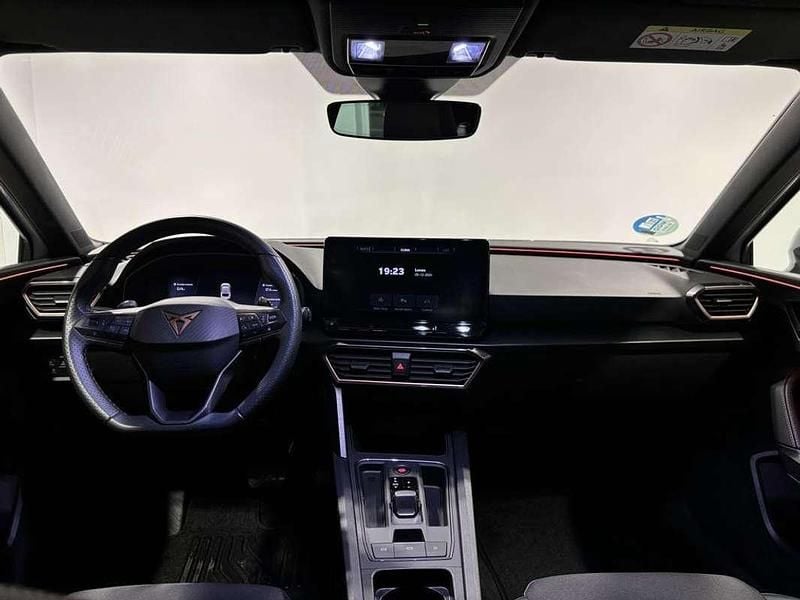 Usado Cupra Leon 150 HP (110 kW) 2024 Cinzento Citadino