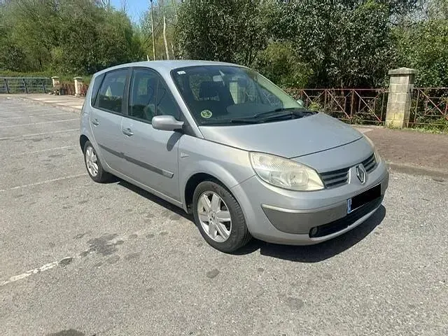 Begagnad Renault Scénic II 115 HK (84 kW) 2005 Minibuss