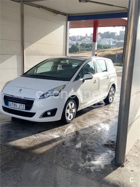 Blanco Usado 2016 Peugeot 5008 Active Monovolumen | 8500 € (Precio justo) - Imagen 1/4
