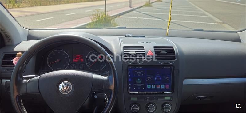 Usado VW Golf IV Highline 115 CV (84 kW) 2006 Gris / plata Berlina