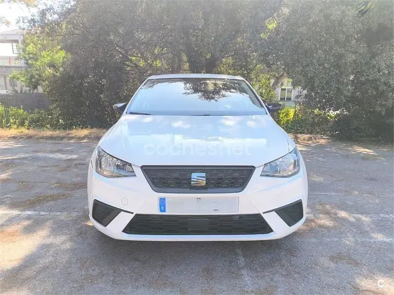 Usado Seat Ibiza Reference 95 CV (69 kW) 2017 Blanco Berlina