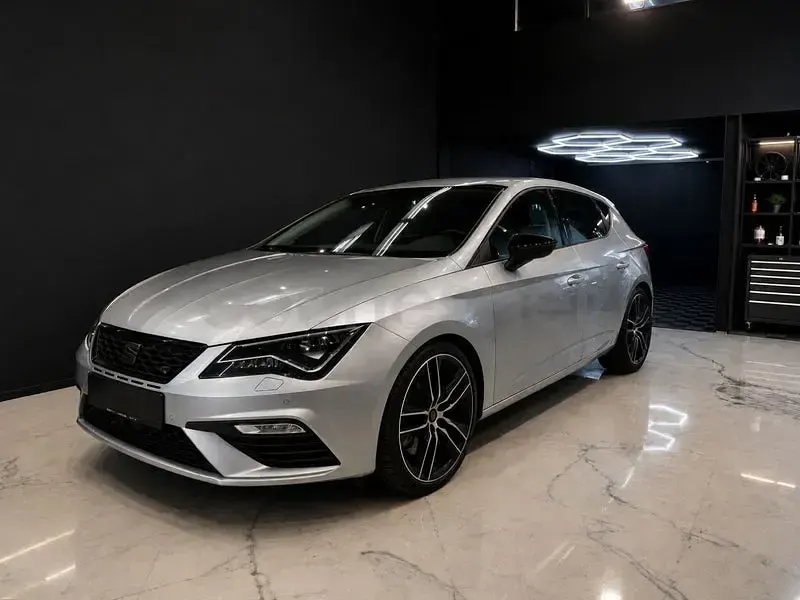 Usado Seat Leon CUPRA 290 CV (213 kW) 2019 Gris / plata Berlina