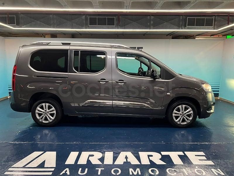 Usado Toyota Proace Verso Active 131 CV (96 kW) 2023 Gris / plata Familiar