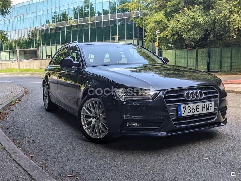 Usado Audi A4 Advanced 143 CV (105 kW) 2012 Azul Familiar