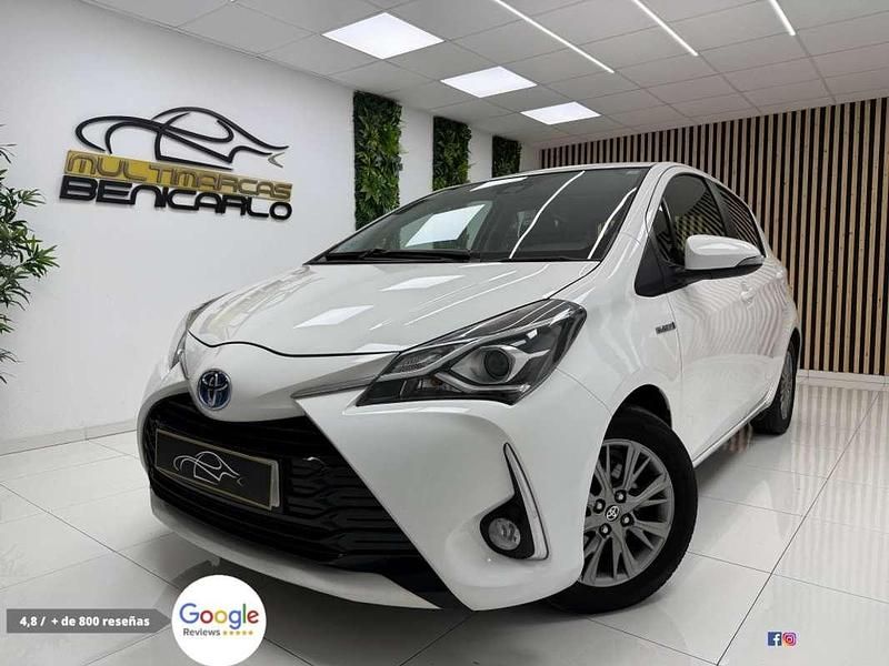 Usado Toyota Yaris Hybrid Active 99 CV (72 kW) 2019 Blanco Utilitario