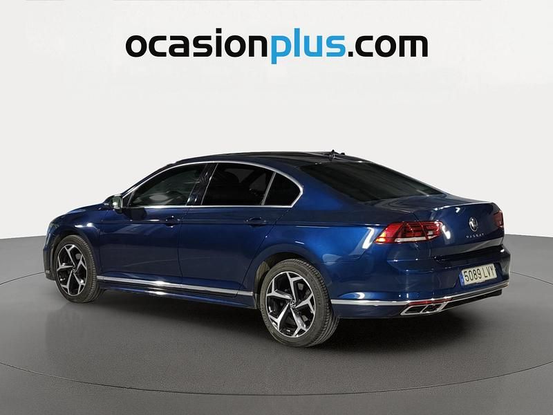 Usado VW Passat R-line 150 CV (110 kW) 2022 Azul Familiar
