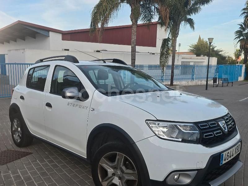 Blanco Usado 2017 Dacia Sandero Stepway Berlina | 9500 € (Precio justo) - Imagen 1/4