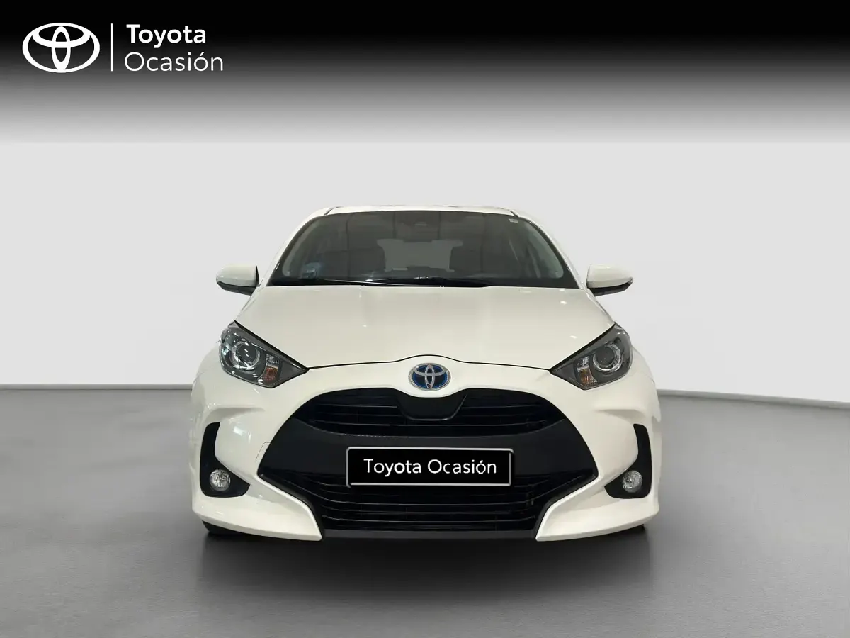 Usado Toyota Yaris Active 116 CV (85 kW) 2021 Blanco Utilitario