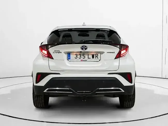 Begagnad Toyota C-HR Advance 184 HK (135 kW) 2022 Vit SUV