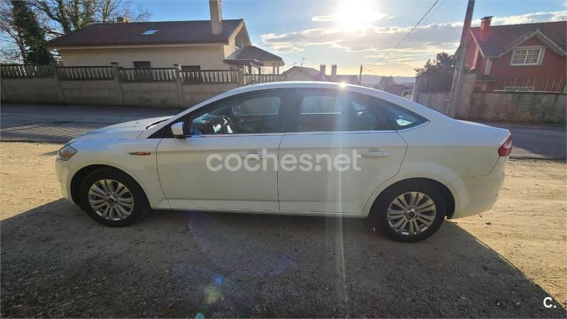 Usado Ford Mondeo 125 CV (91 kW) 2010 Blanco Berlina