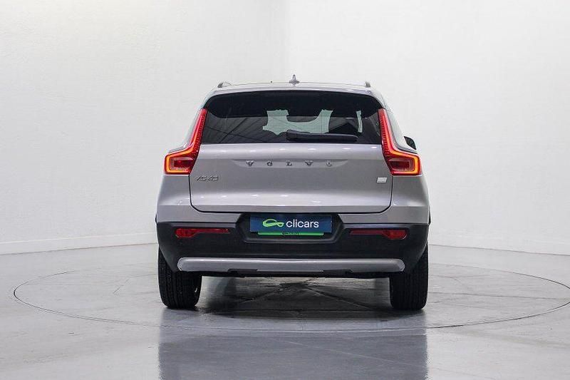 Usado Volvo XC40 Core 211 CV (155 kW) 2022 Gris / plata SUV