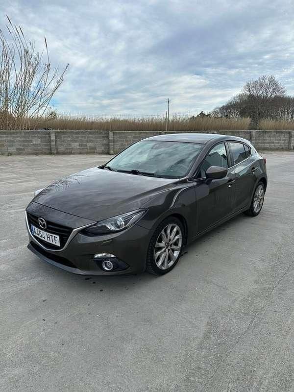 Usado Mazda 3 Luxury 120 CV (88 kW) 2013 Gris Utilitario