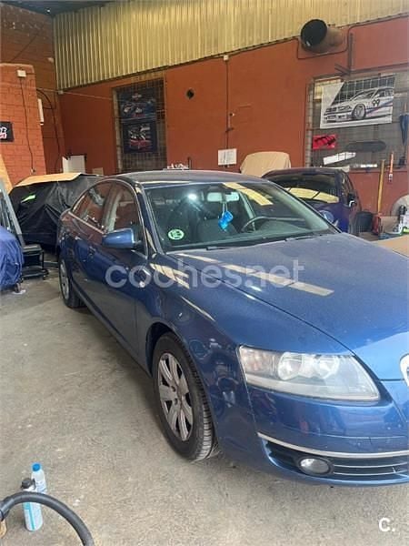 Usado Audi A6 170 CV (125 kW) 2004 Azul Berlina