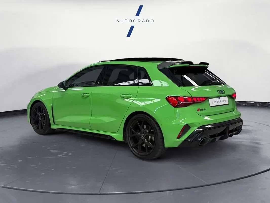 Usado Audi RS3 Sportback 400 CV (294 kW) 2025 Verde Utilitario
