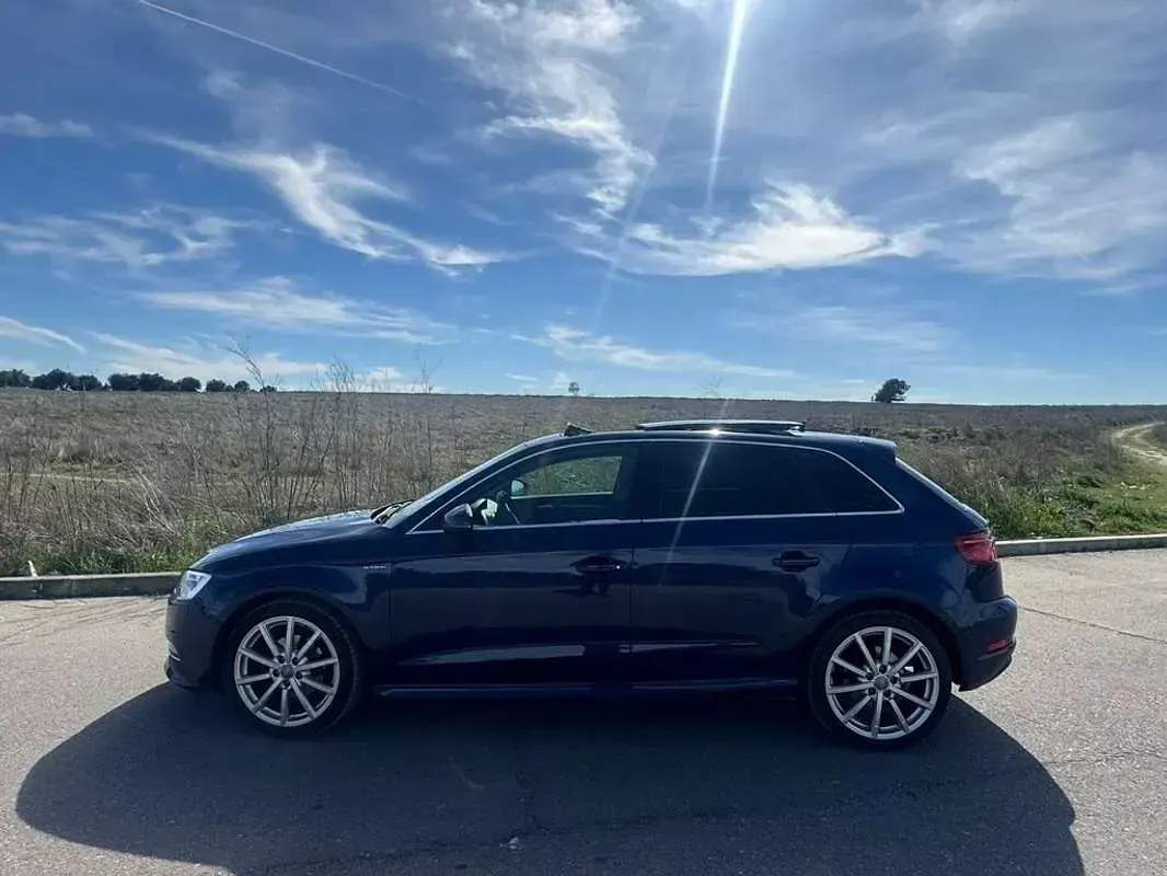 Usado Audi A3 Sportback g-tron Ambition 110 CV (80 kW) 2015 Azul Utilitario