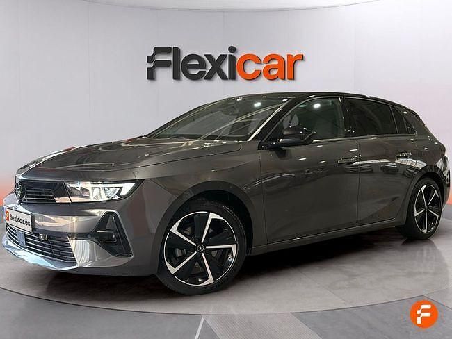 Usado Opel Astra Edition 130 CV (95 kW) 2025 Gris