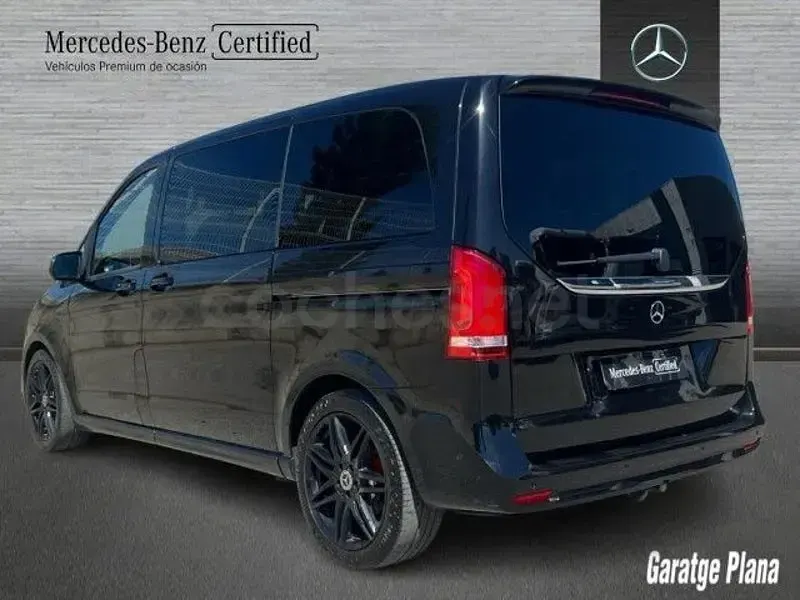 Usado Mercedes V300 239 CV (175 kW) 2022 Negro Monovolumen
