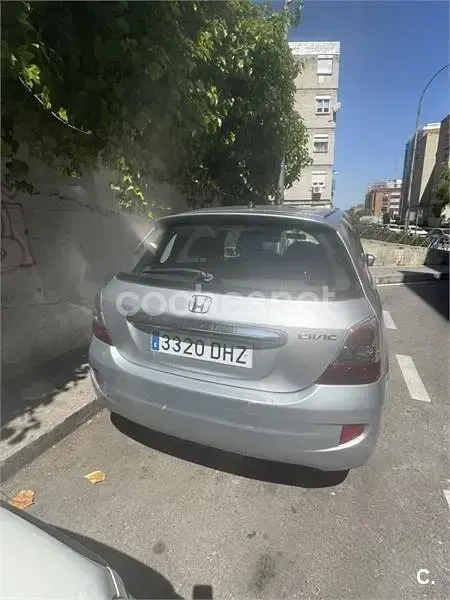 Usado Honda Civic LS 110 CV (80 kW) 2005 Gris / plata Berlina