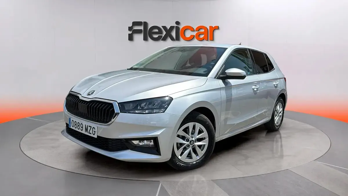 Usado Skoda Fabia Selection 95 CV (69 kW) 2025 Gris Utilitario